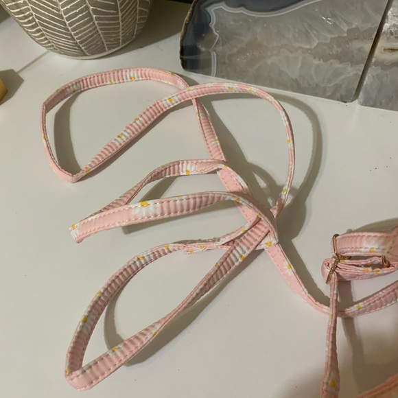SLANE Pink and White Dog Harness with Floral Design - Picture 3 of 4